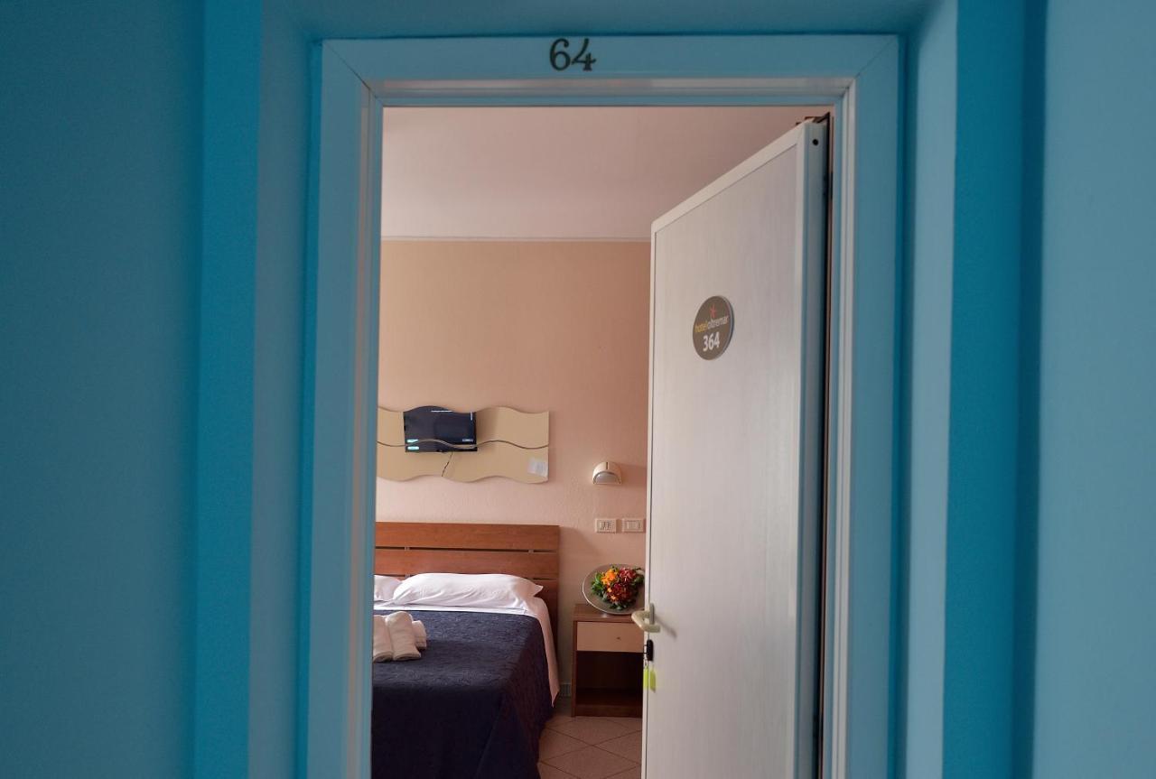 Hotel Oltremar B&B Cattolica Exterior photo